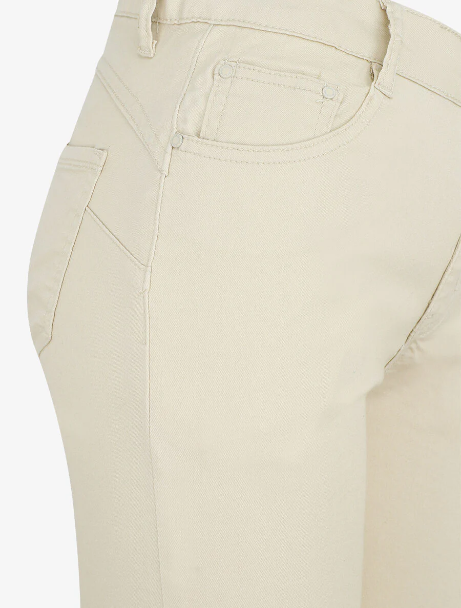 Bermuda push up uni à ourlets - Beige - Image 3