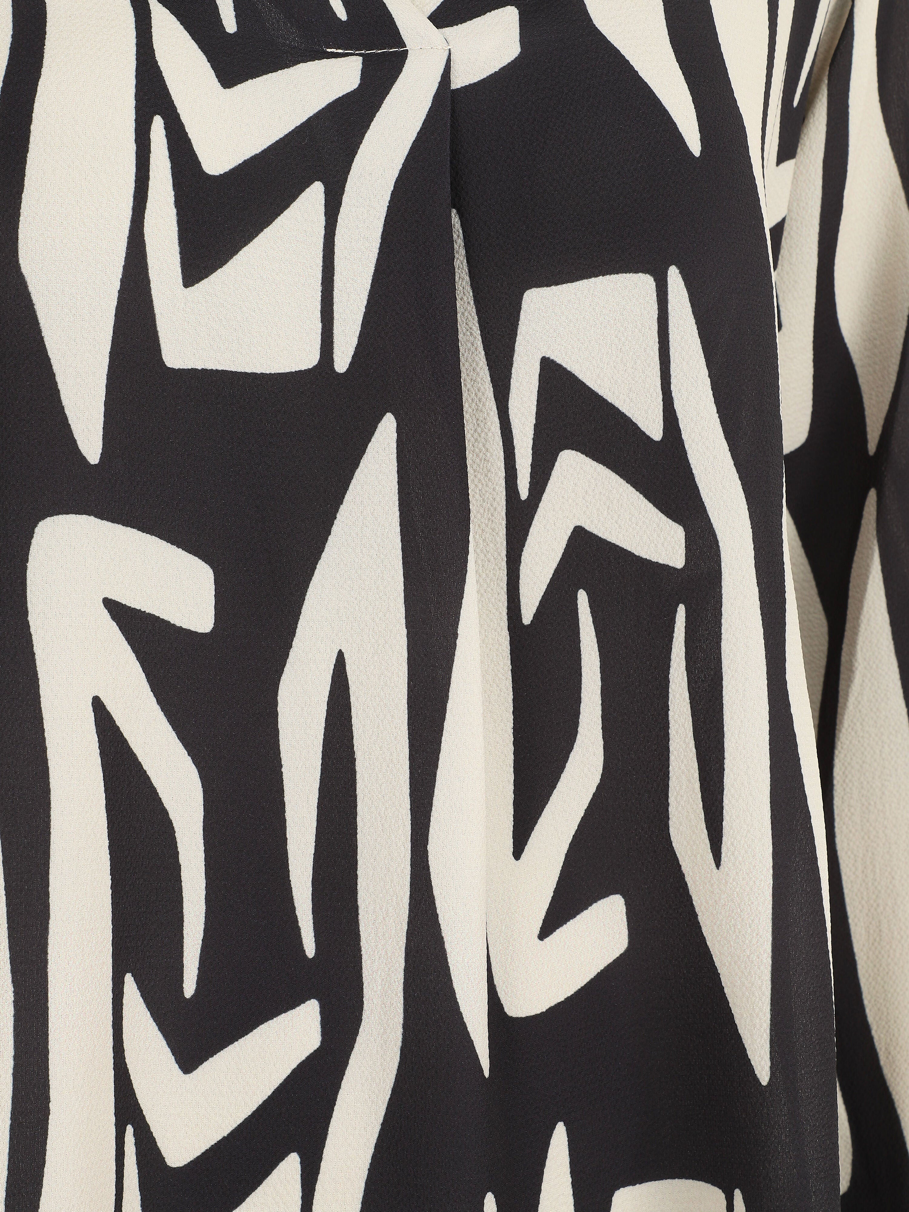 Blouse fluide à imprimé graphique - Noir - Image 3