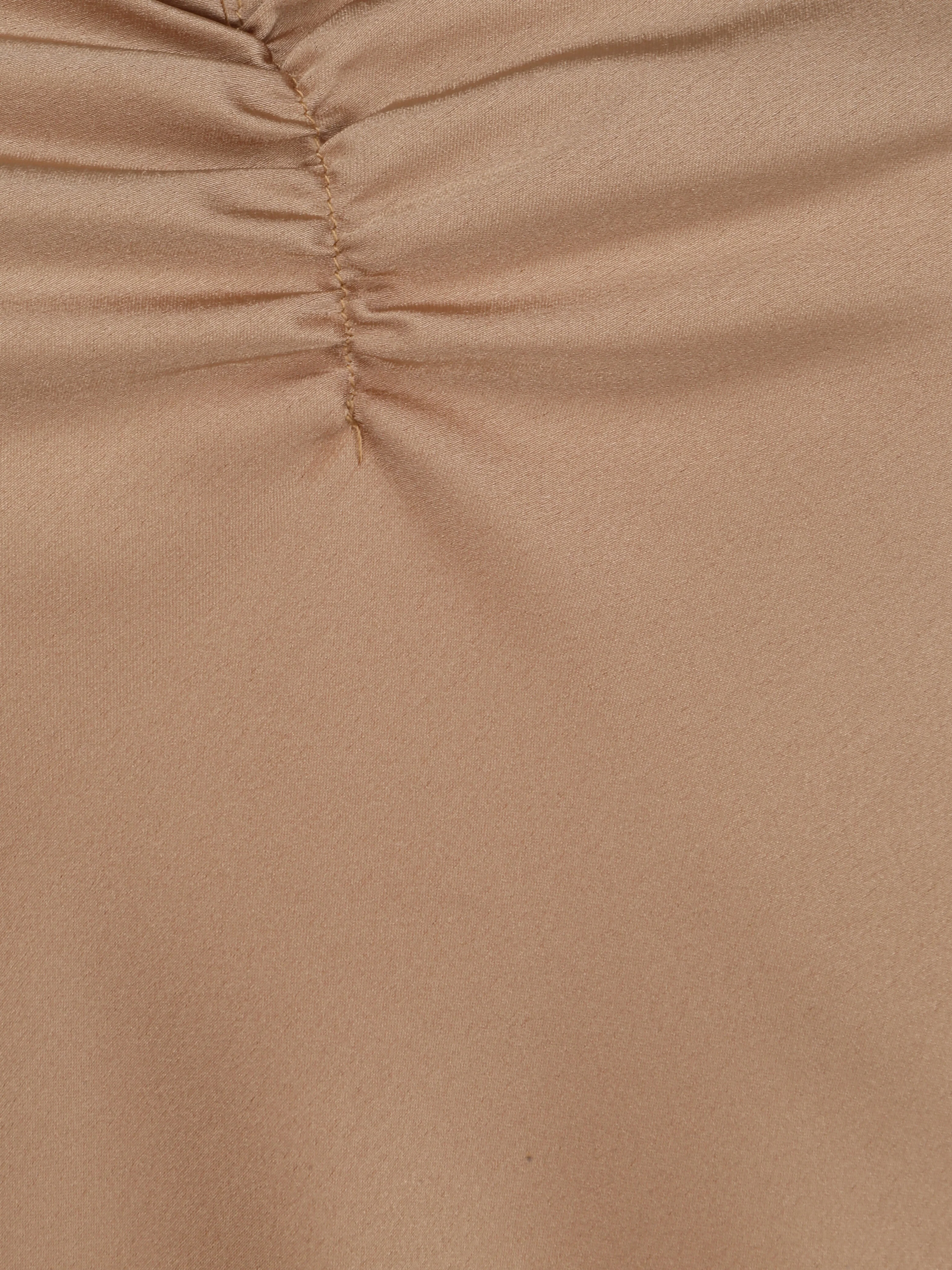 Caraco droit satiné à décolleté froncé - Beige - Image 3
