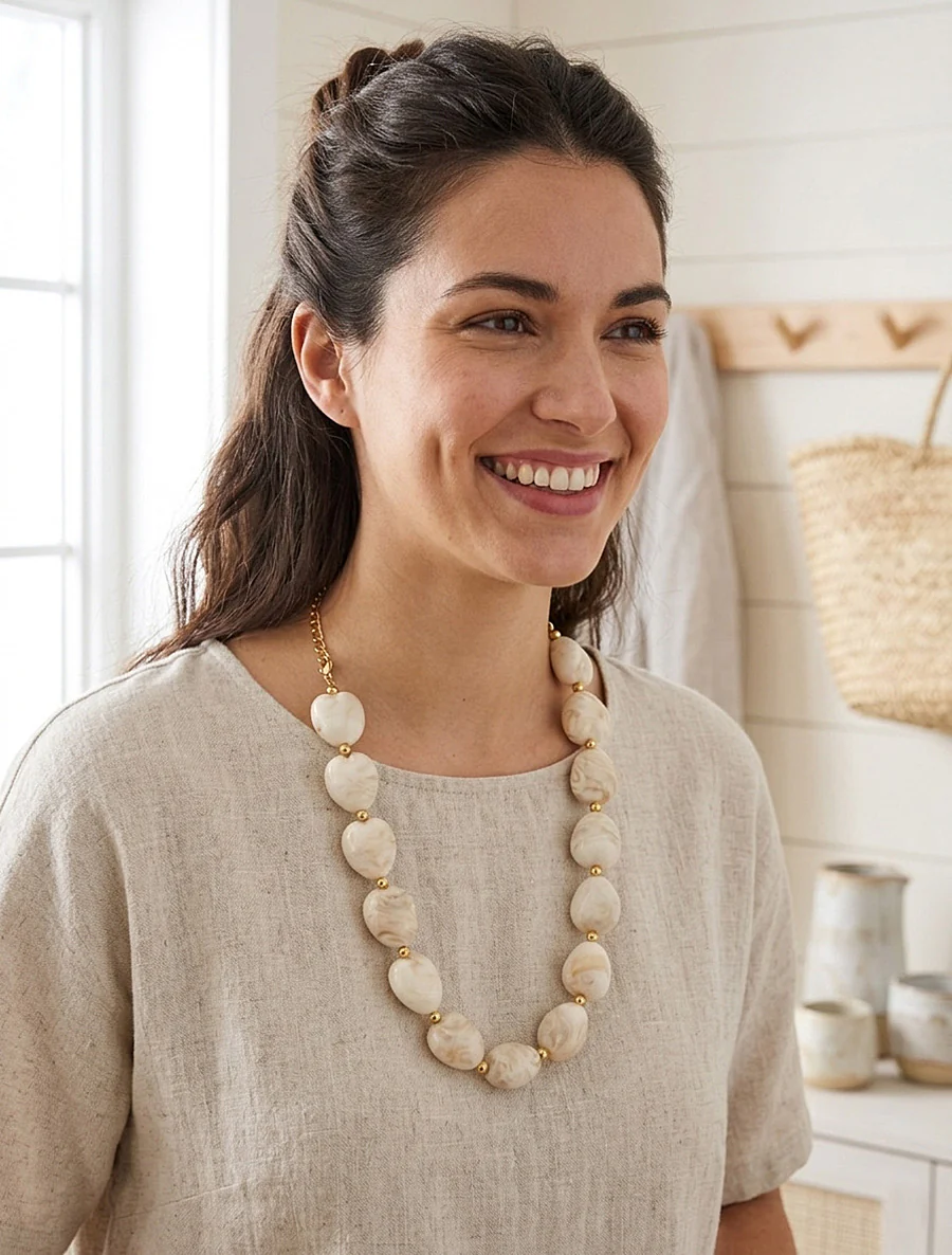 Collier à perles en résine - Beige