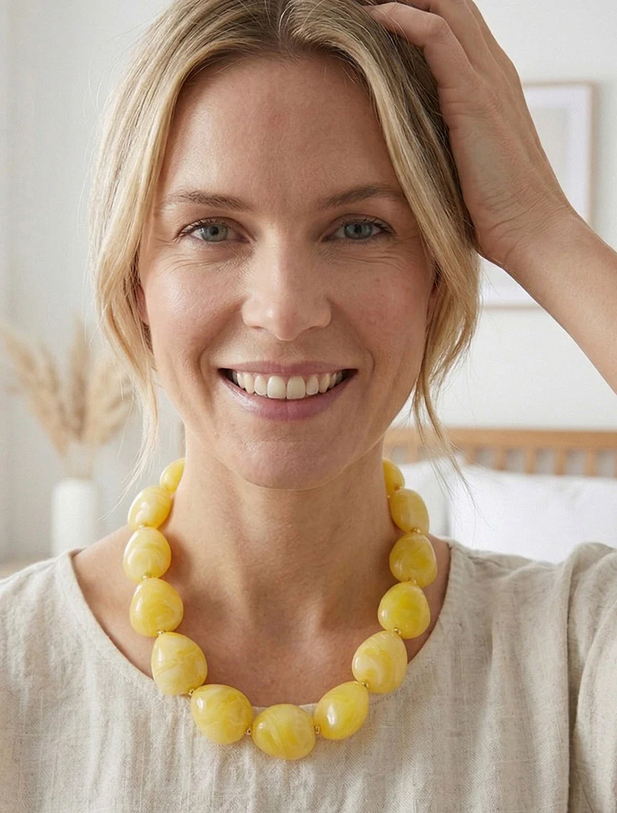 Collier à perles en résine - Jaune