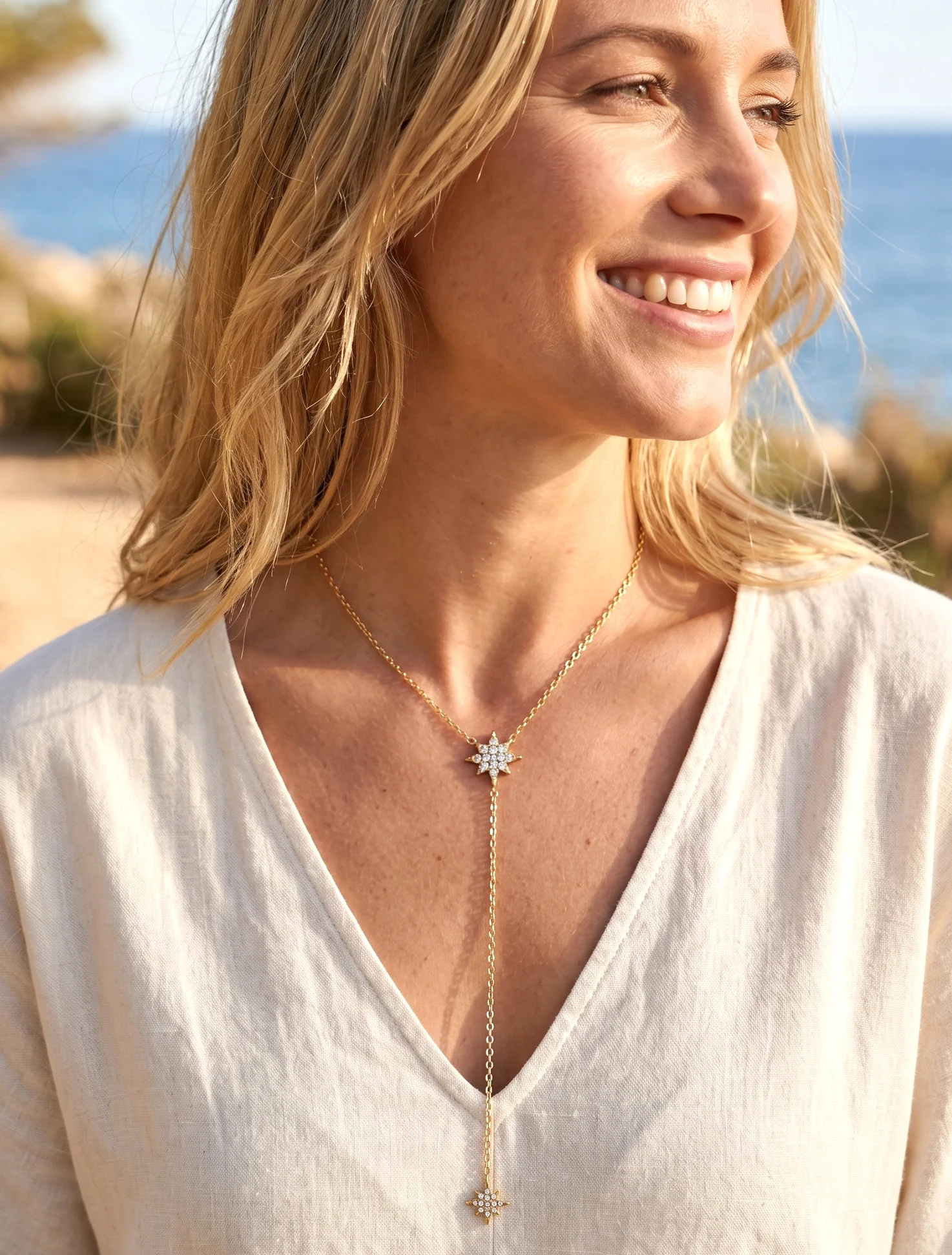 Collier fin en Y à étoiles strassées - Or