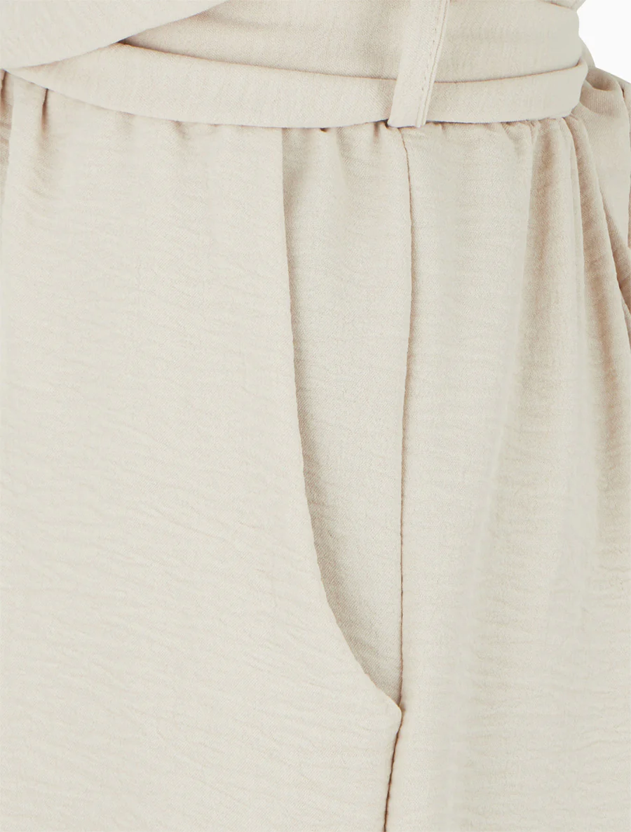 Combishort sans manches à pans croisés - Beige - Image 3