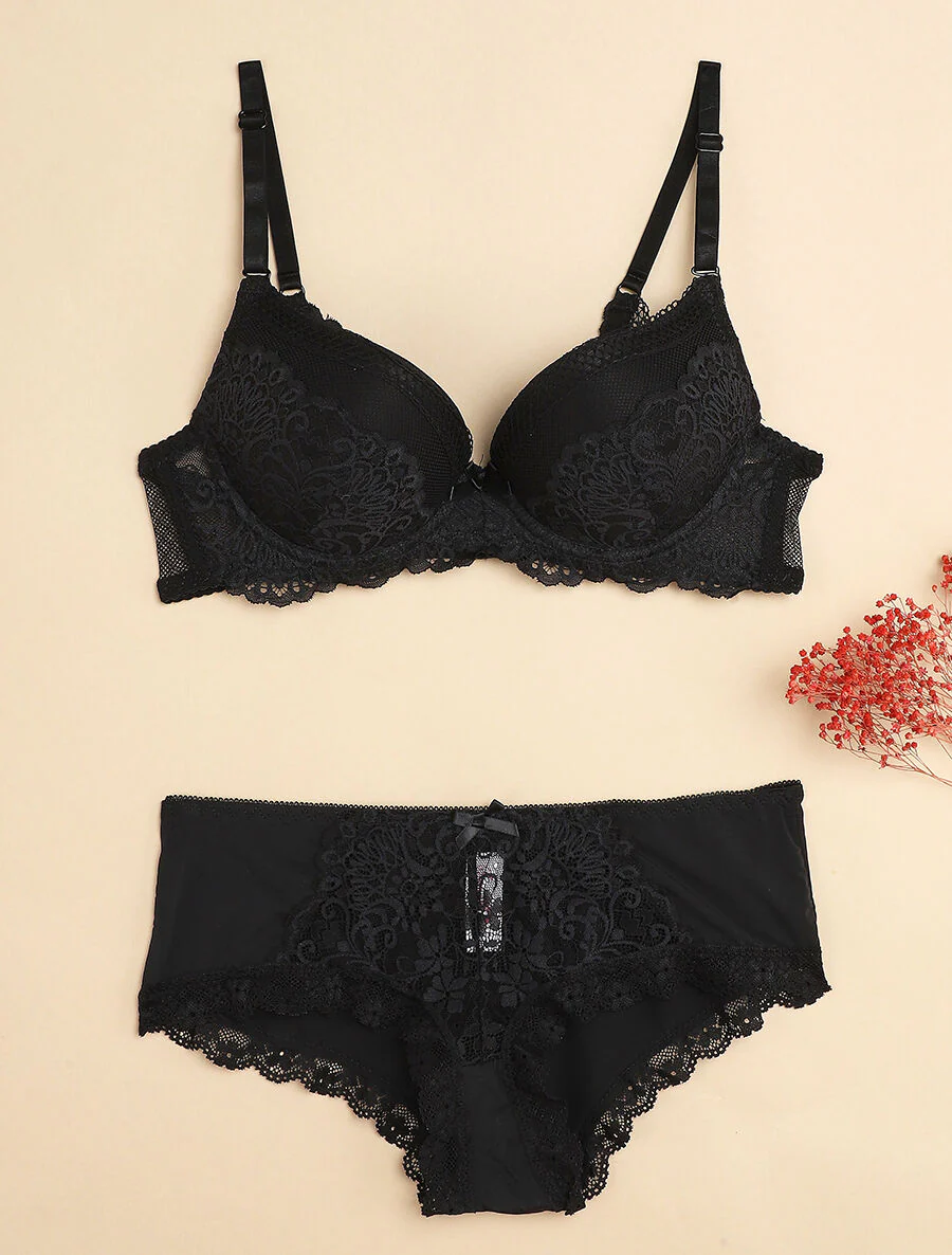 Ensemble à fine broderie festonnée et shorty - Noir
