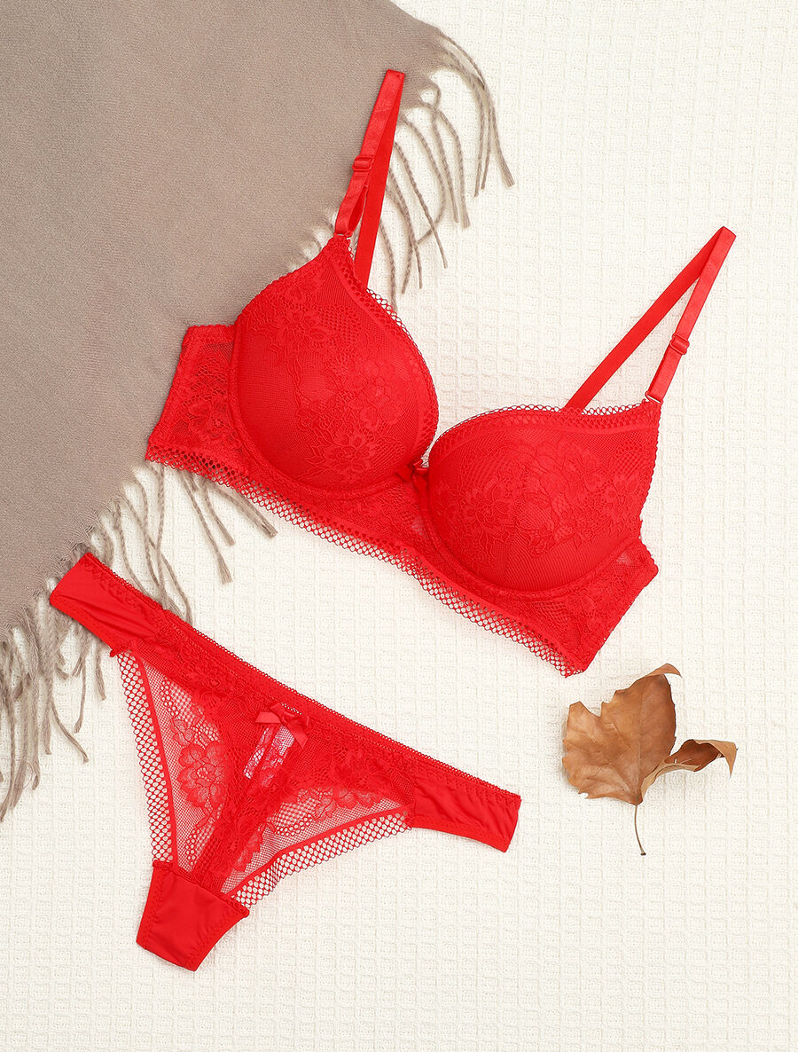 Ensemble à fine broderie fleurie et string - Rouge
