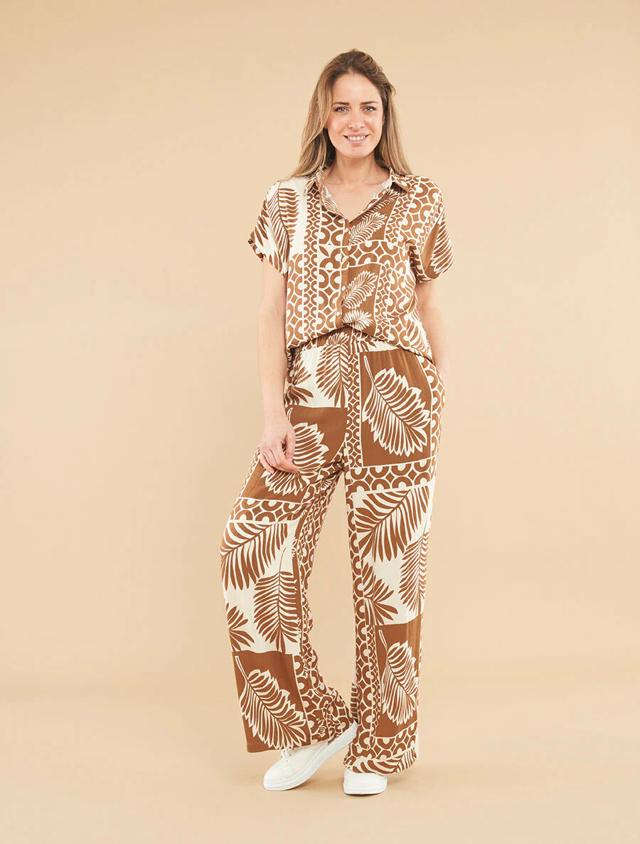 Ensemble chemise et pantalon imprimé tropical - Marron
