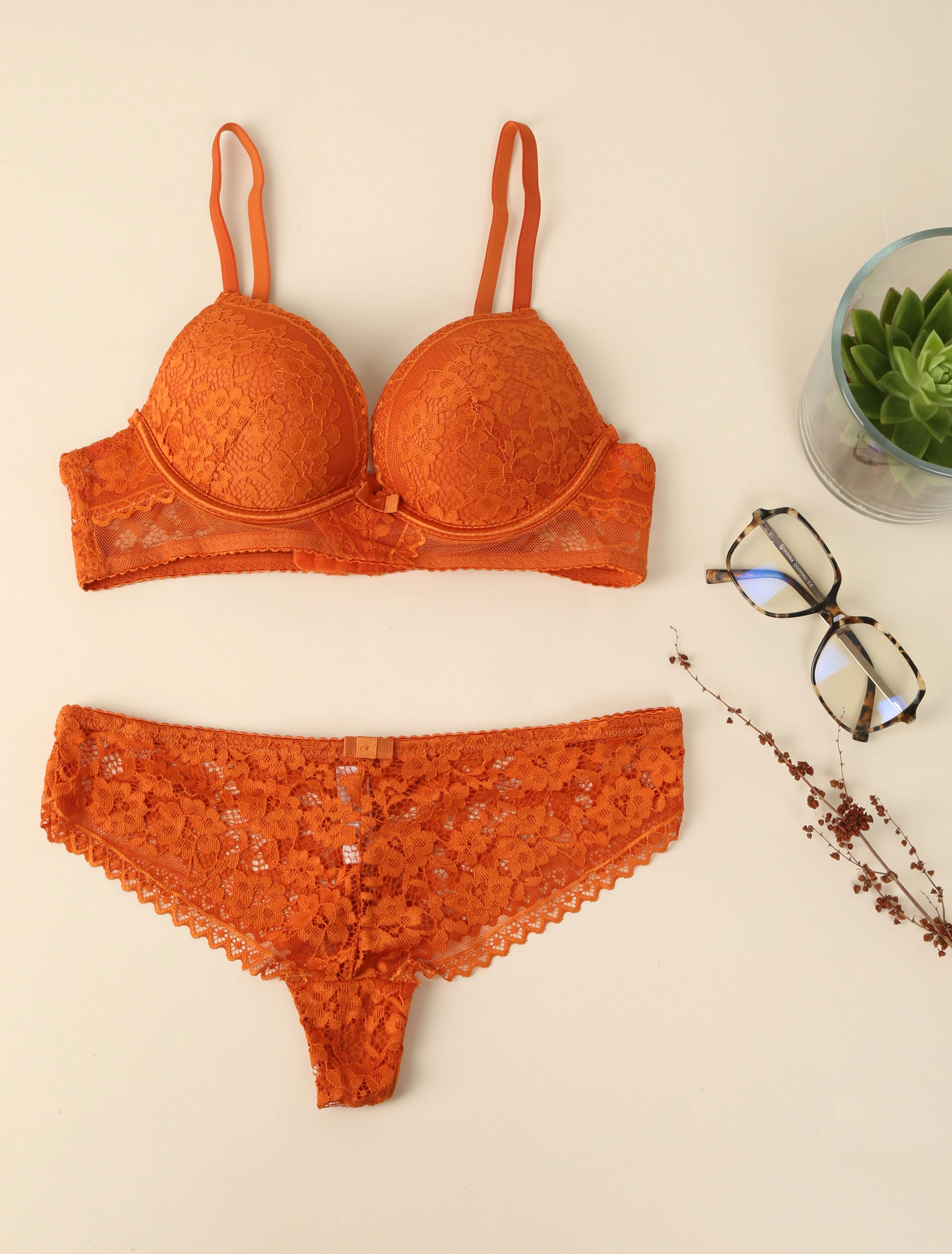 Ensemble en dentelle à motifs fleuris - Rouille