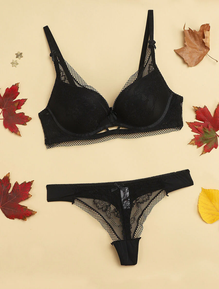 Ensemble en dentelle ajourée et string - Noir