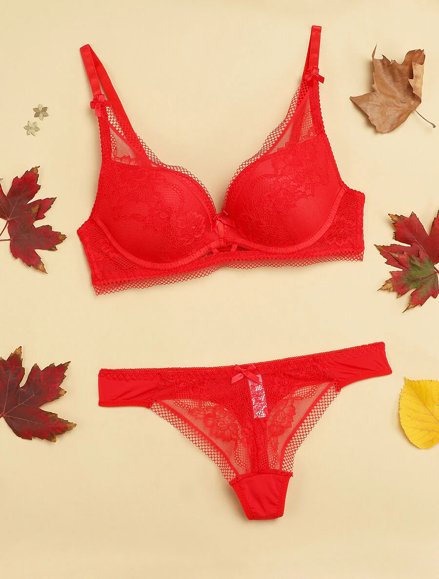Ensemble en dentelle ajourée et string - Rouge