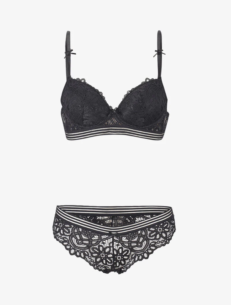 Ensemble en dentelle et à lignes ajourées - noir