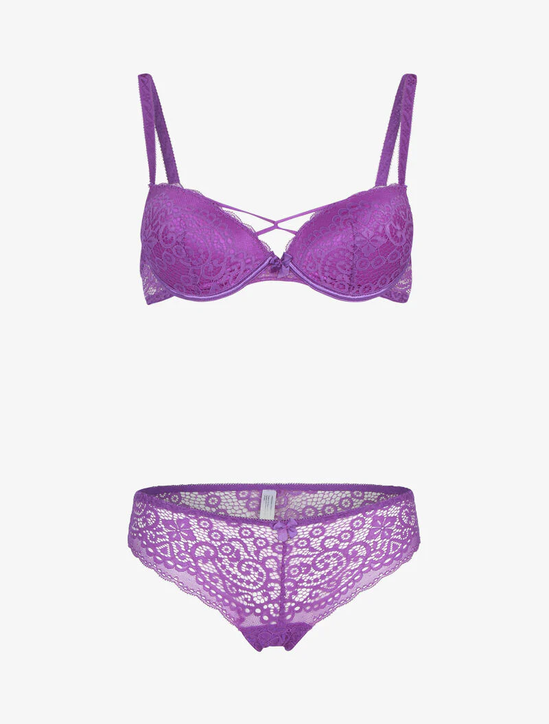 Ensemble en dentelle et détails entrelacés - violet