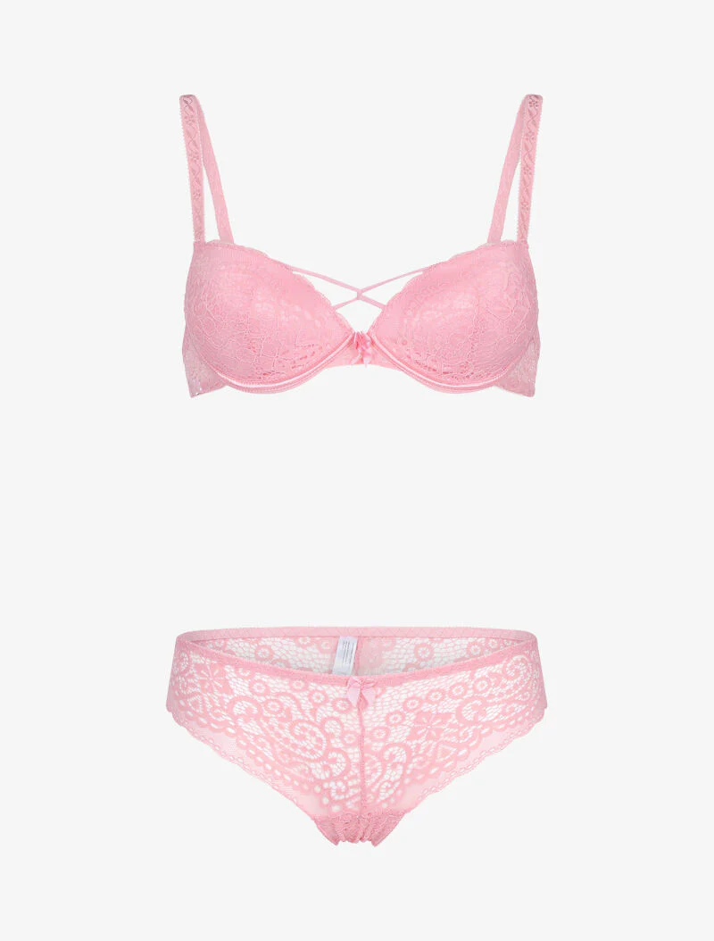 Ensemble en dentelle et détails entrelacés - rose