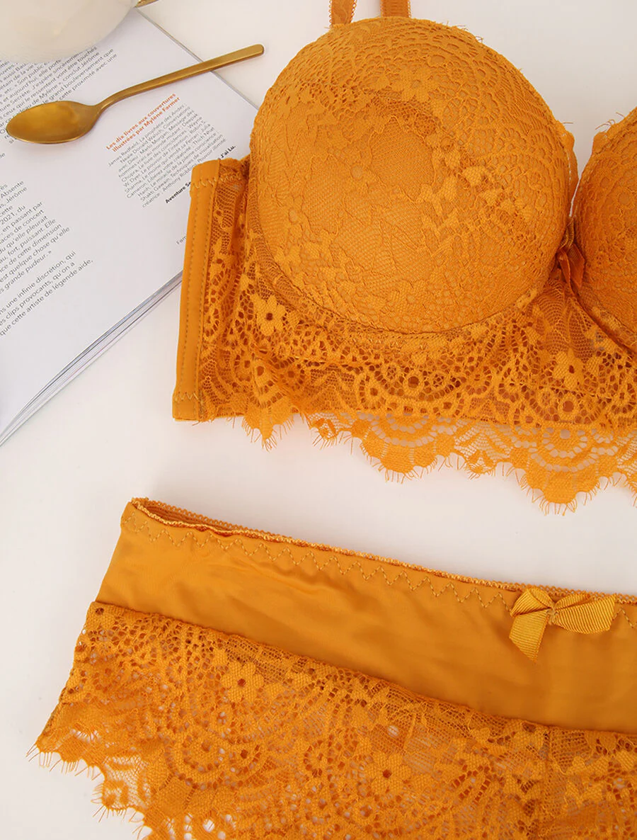 Ensemble en dentelle et en résille - Jaune moutarde - Image 3