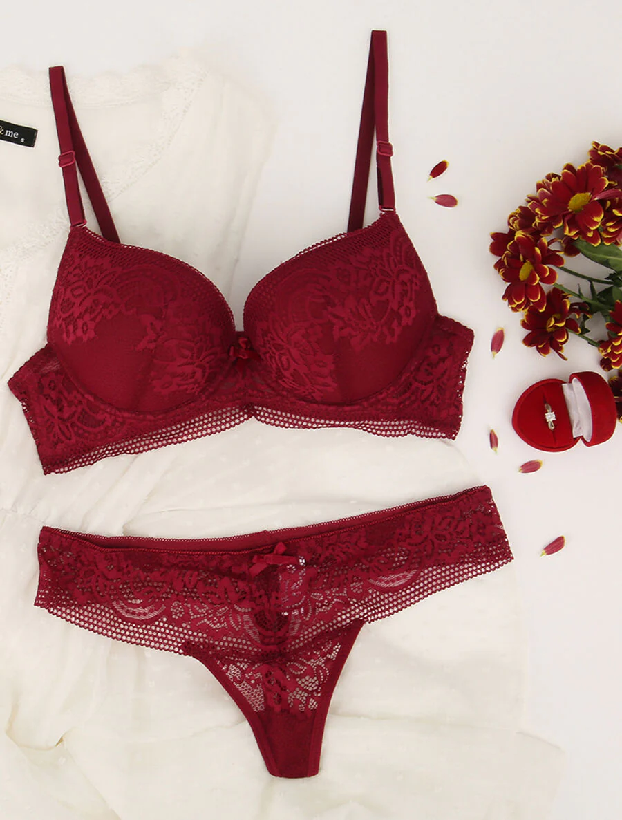 Ensemble en dentelle fleurie et détail noeud - Bordeaux