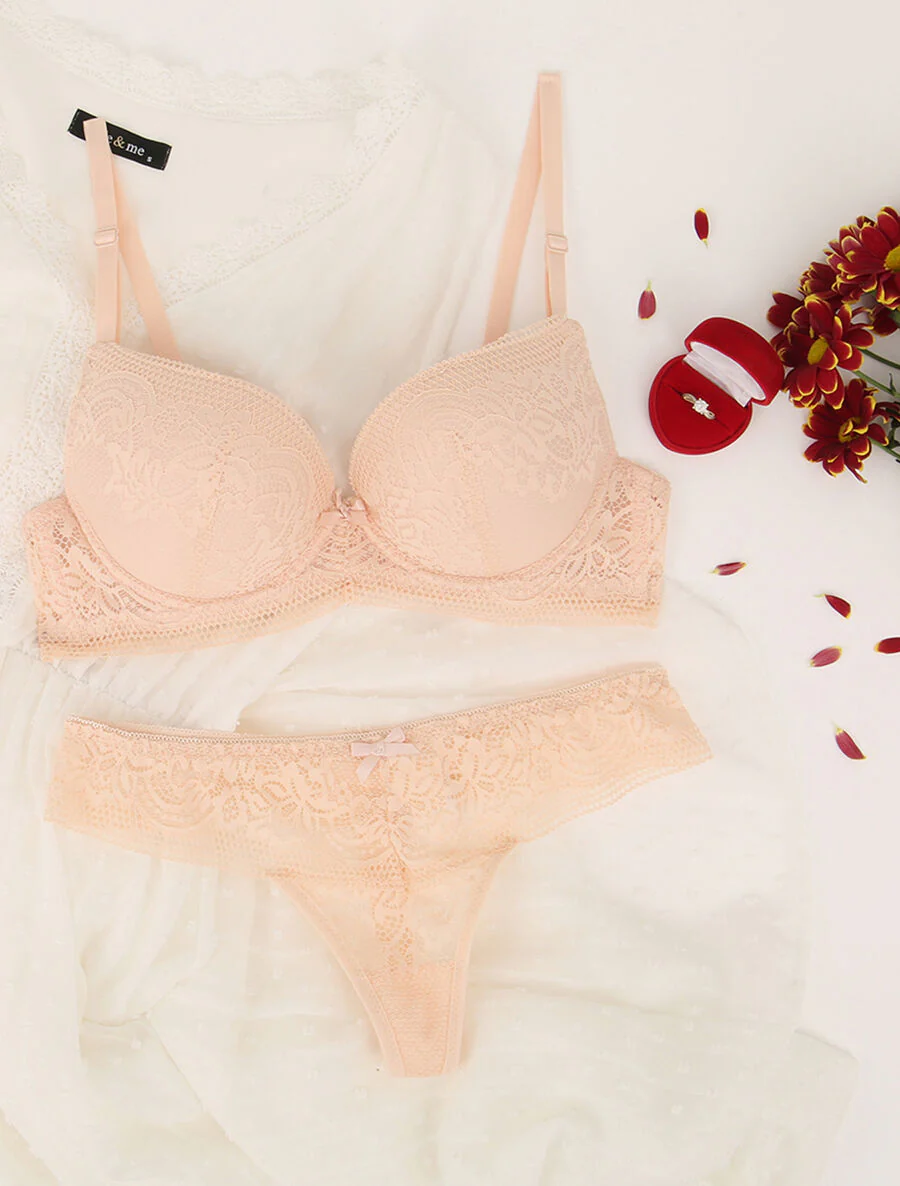Ensemble en dentelle fleurie et détail noeud - Beige