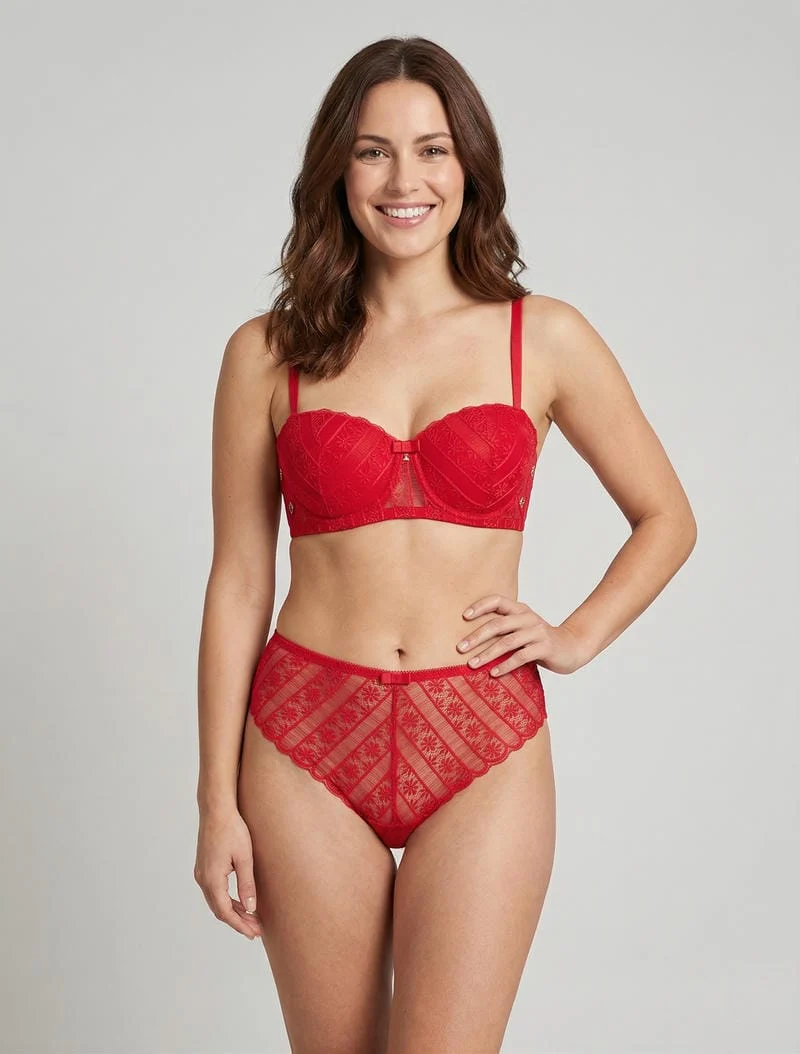 Ensemble soutien-gorge et tanga ajouré en dentelle - Rouge