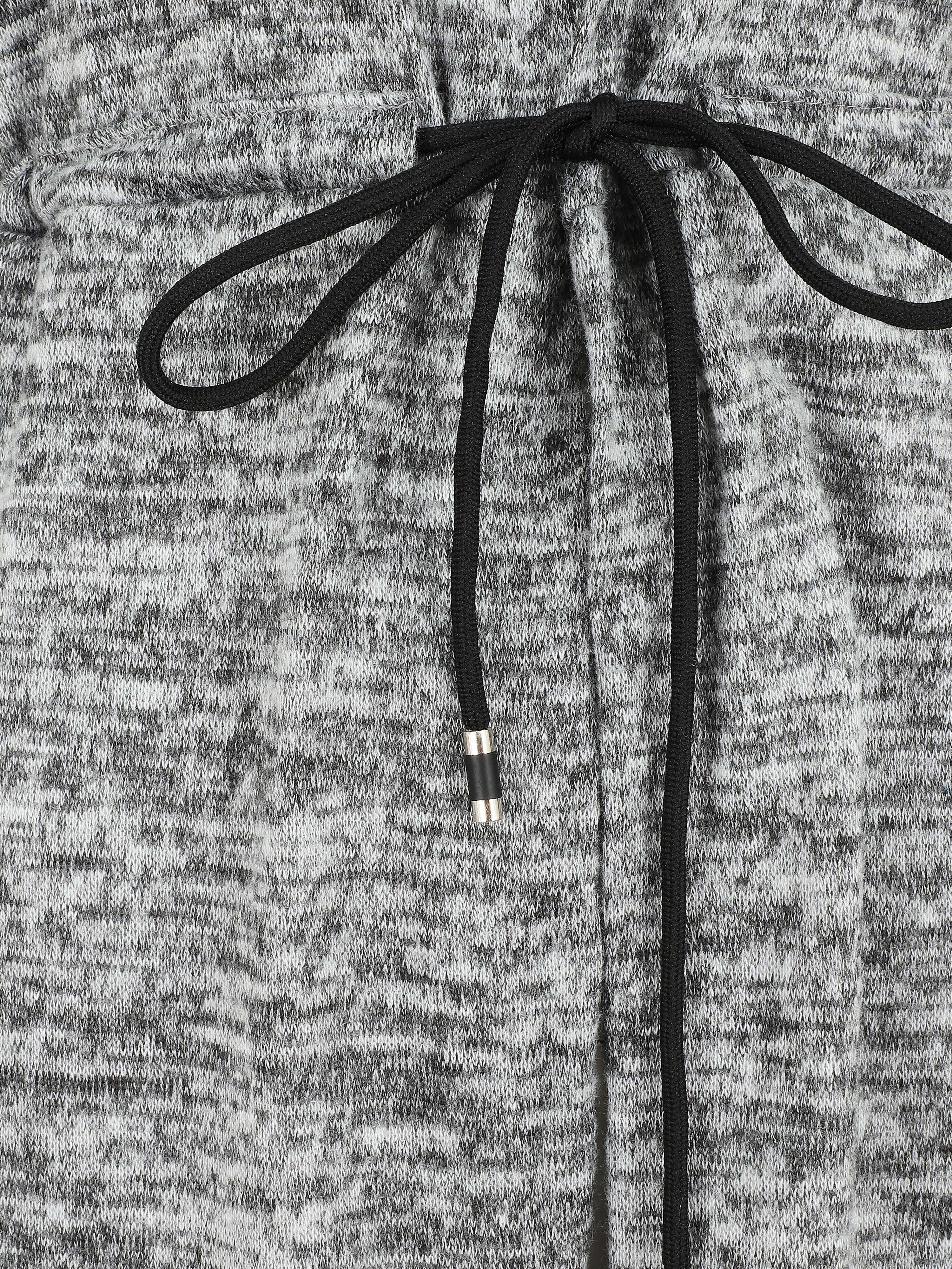 Gilet mi-long à capuche et liens - Gris - Image 3