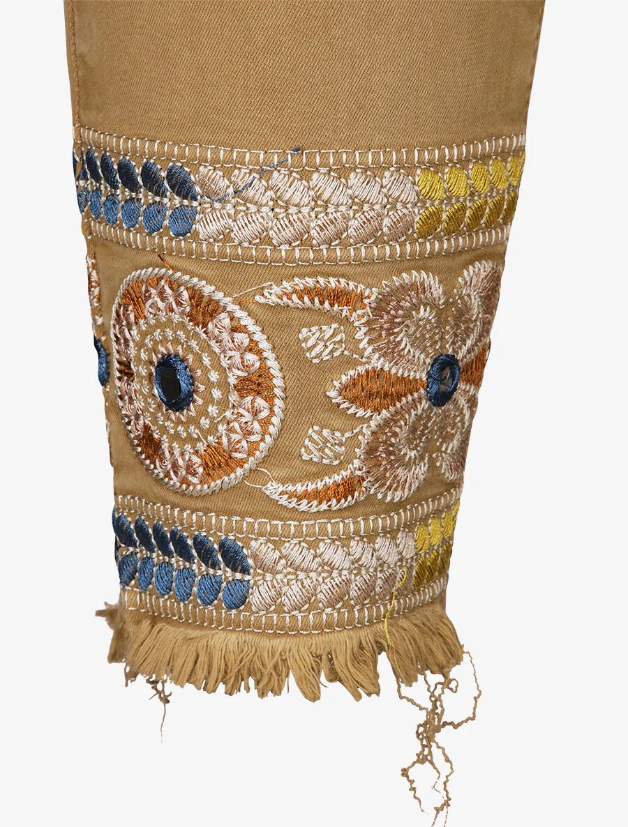 Jean 7/8 à bords coupe franche et ornés de broderies - Camel - Image 3