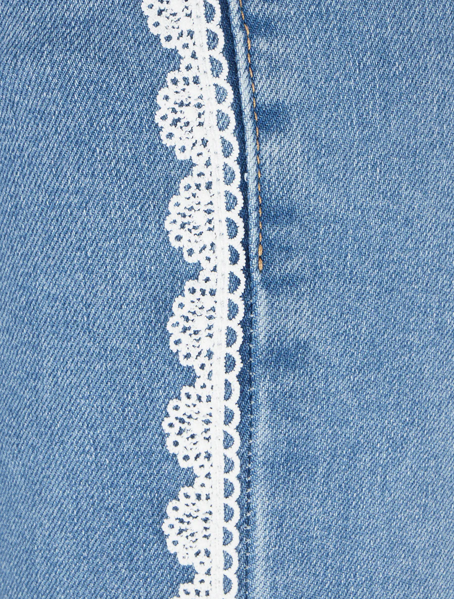 Jean flare à liseré en dentelle - Bleu - Image 4