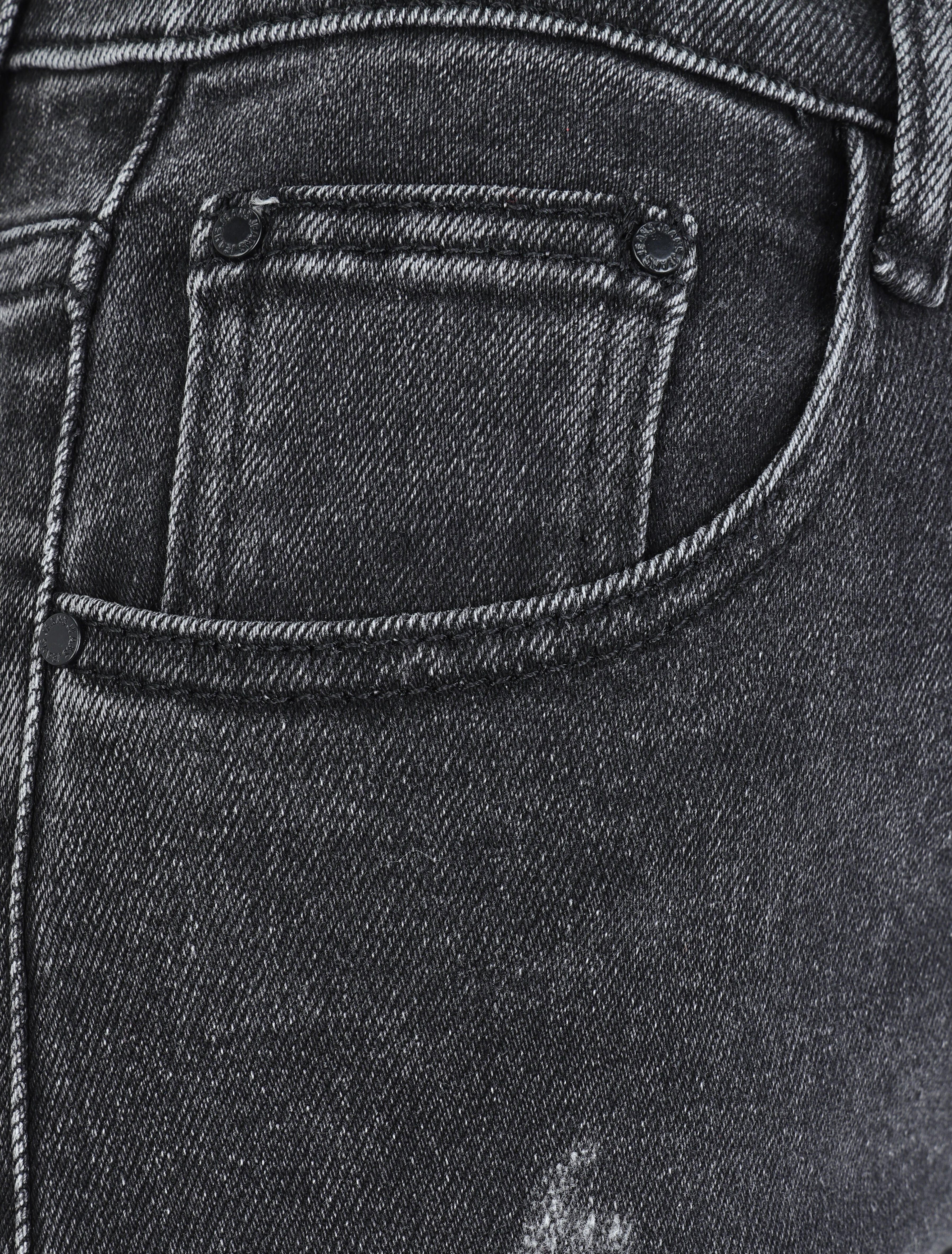 Jean mom à détail griffures - Gris foncé - Image 4