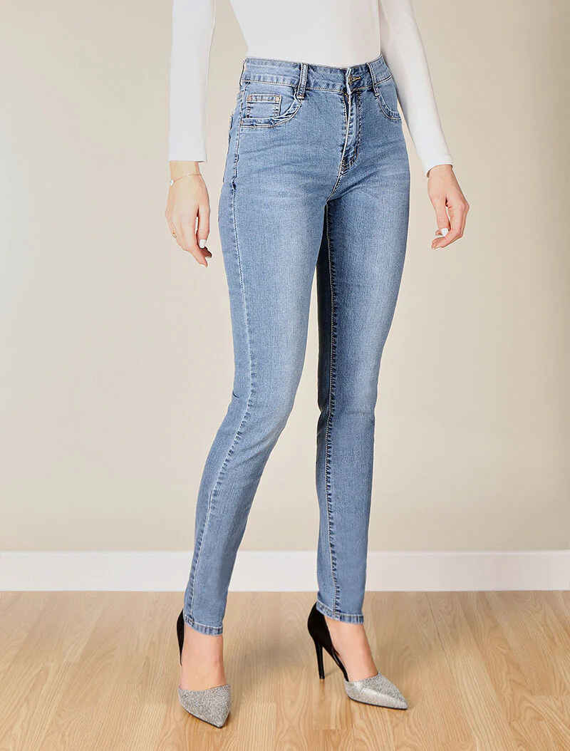Jean skinny à poches arrières strassées - denim clair