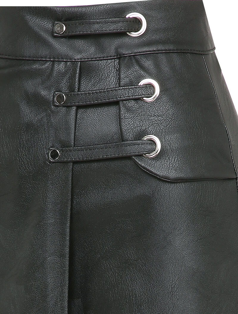 Jupe short en simili à détail lanières - Noir - Image 3