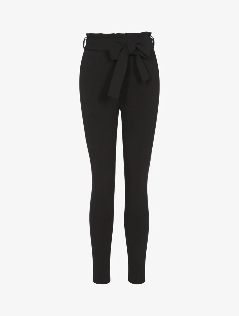 Pantalon coupe carotte à taille volantée - noir