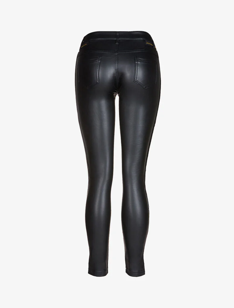 Pantalon slim en simili à plis sur les côtés - noir - Image 2