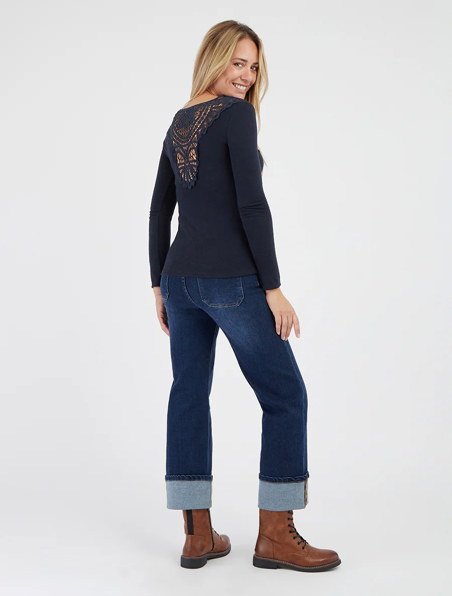 Pull à col bénitier et dos en crochet - Marine - Image 5