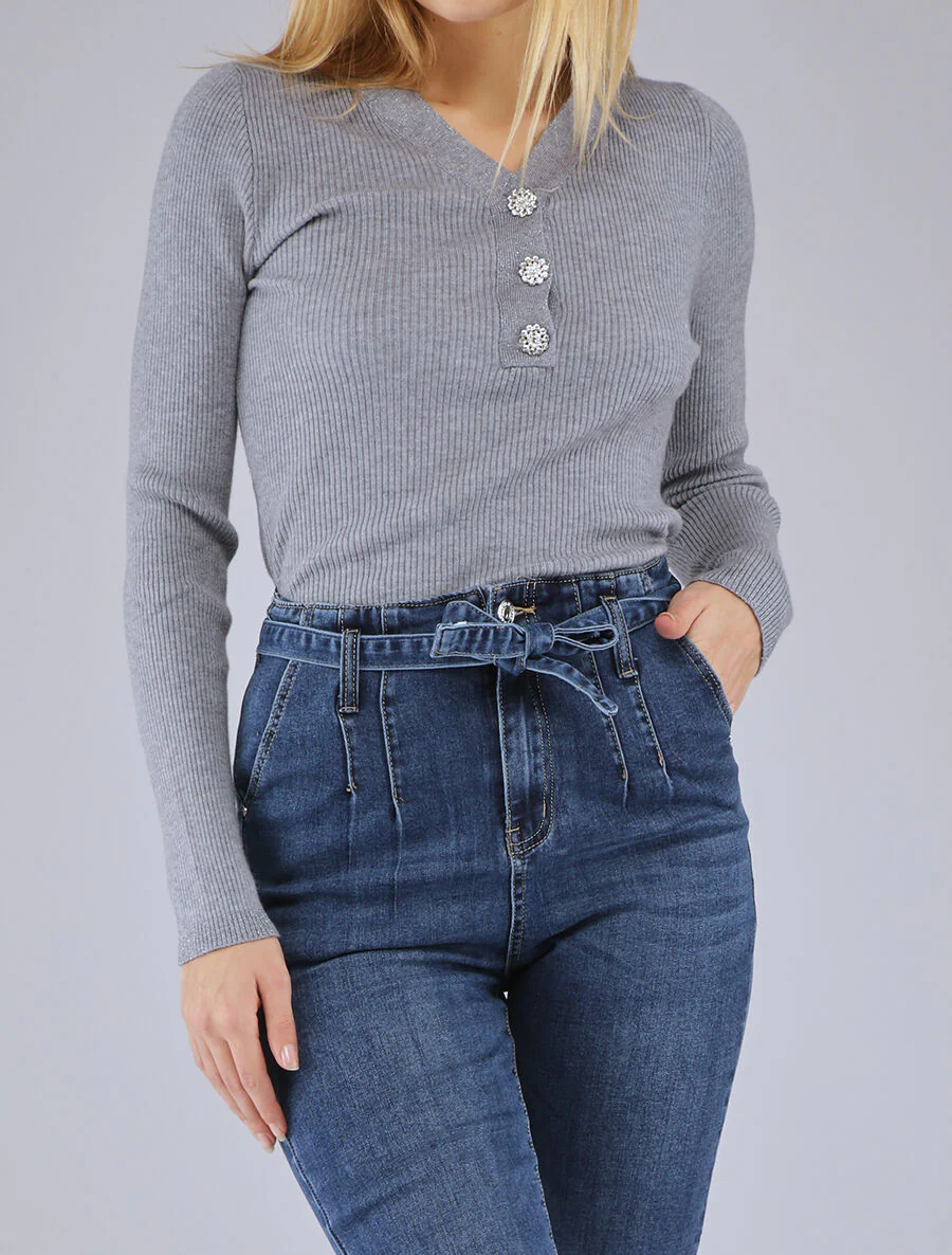 Pull côtelé à col V irisé et boutons en strass - Gris chiné
