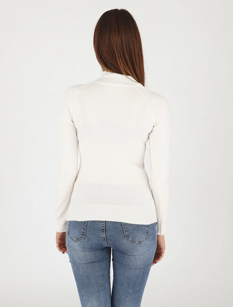 Pull fin uni et boutons décoratifs - Blanc - Image 5