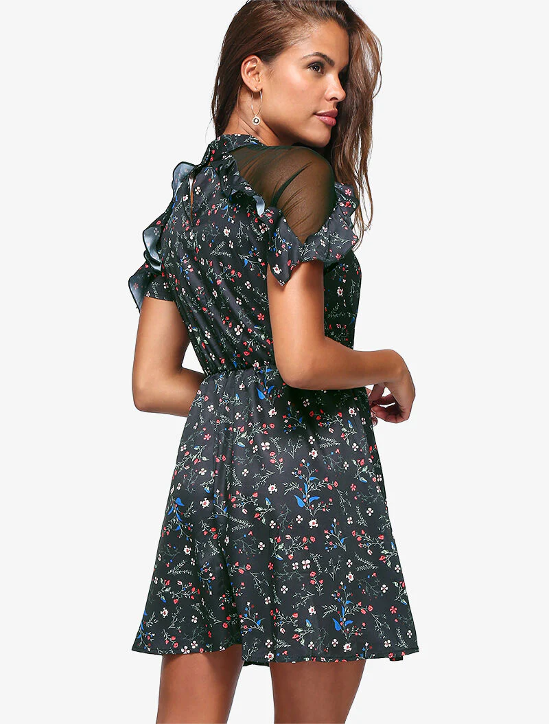 Robe fleurie à épaules ajourées - noir - Image 5