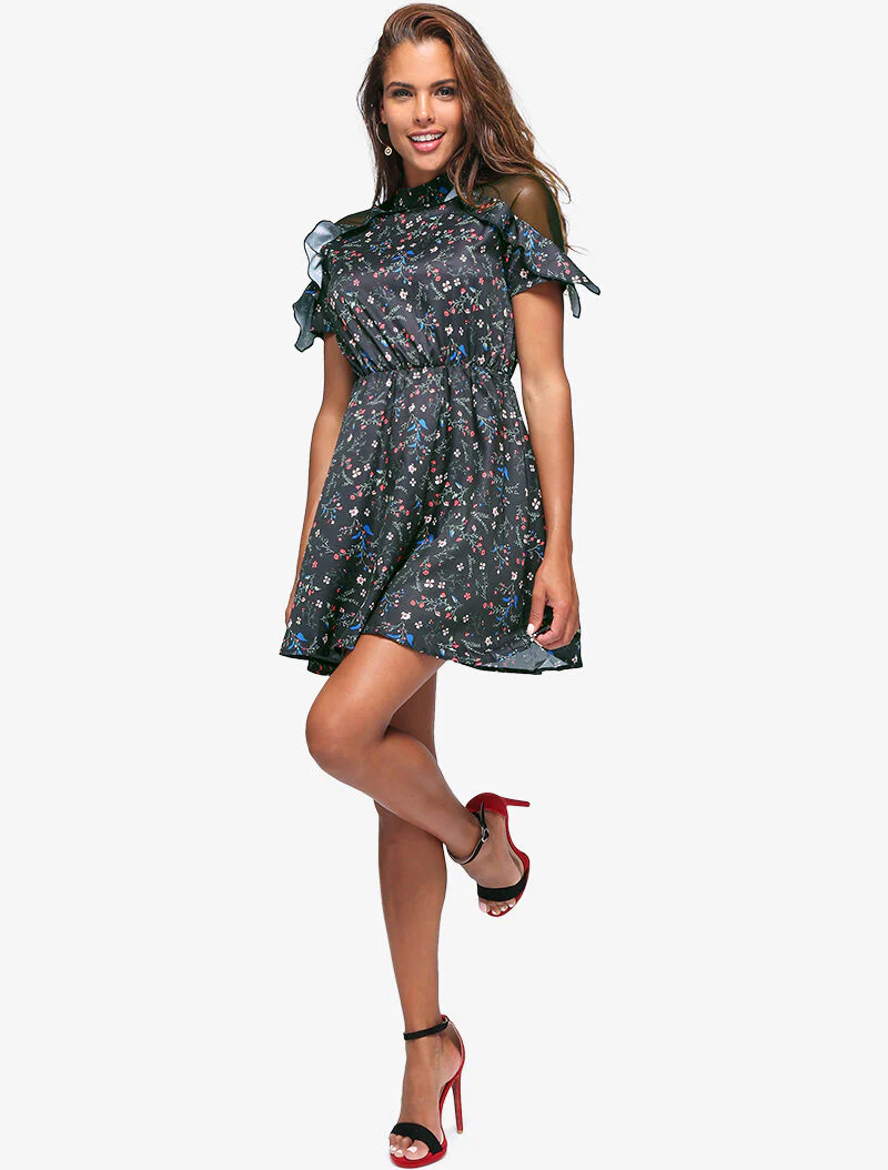 Robe fleurie à épaules ajourées - noir - Image 6