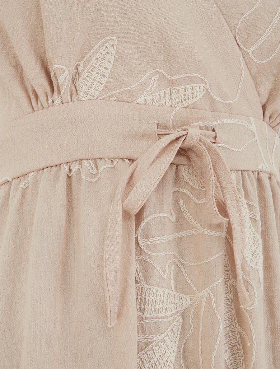 Robe longue empire à broderies feuilles stylisées - Beige - Image 3