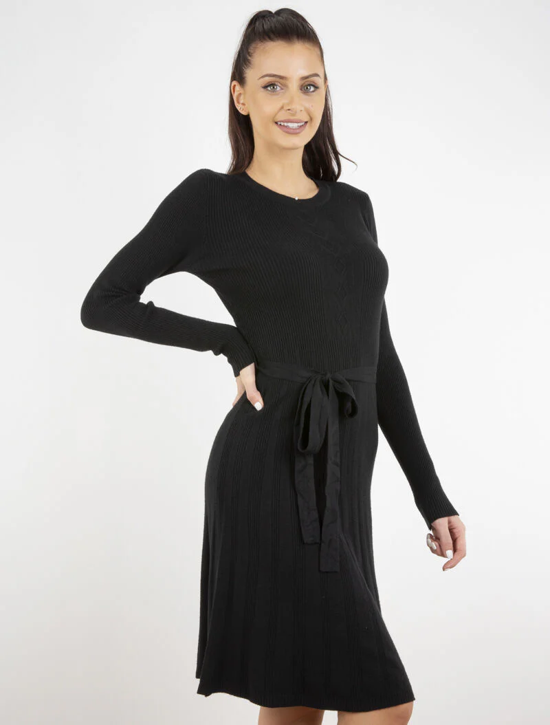 Robe pull en maille coupe patineuse - noir