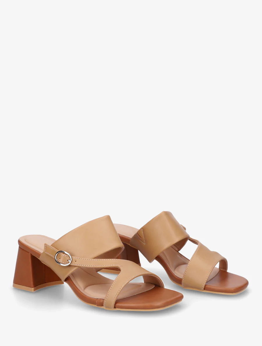 Sandales unies à bride asymétrique - Camel clair - Image 4