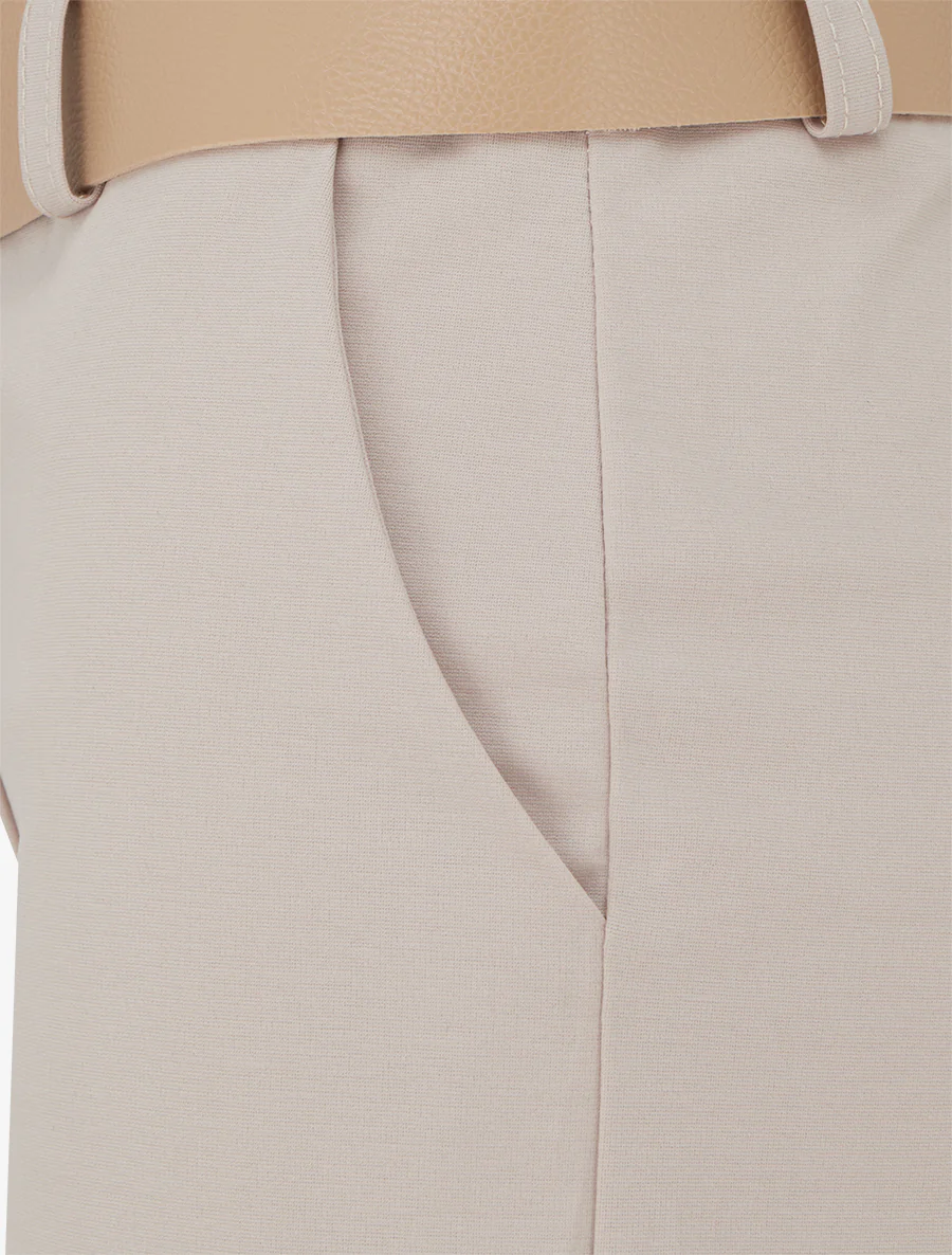Short ceinturé à revers - Taupe - Image 3