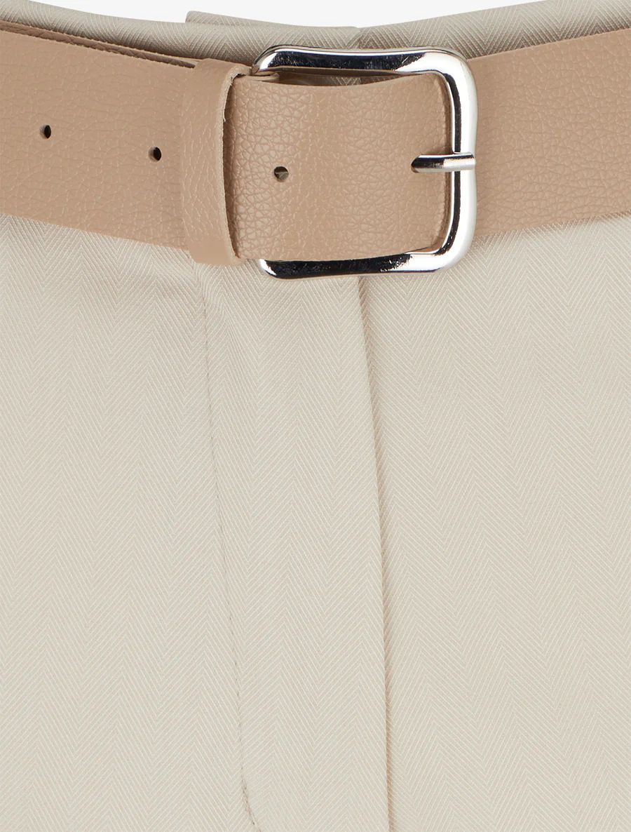 Short ceinturé uni à ourlet - Beige - Image 3