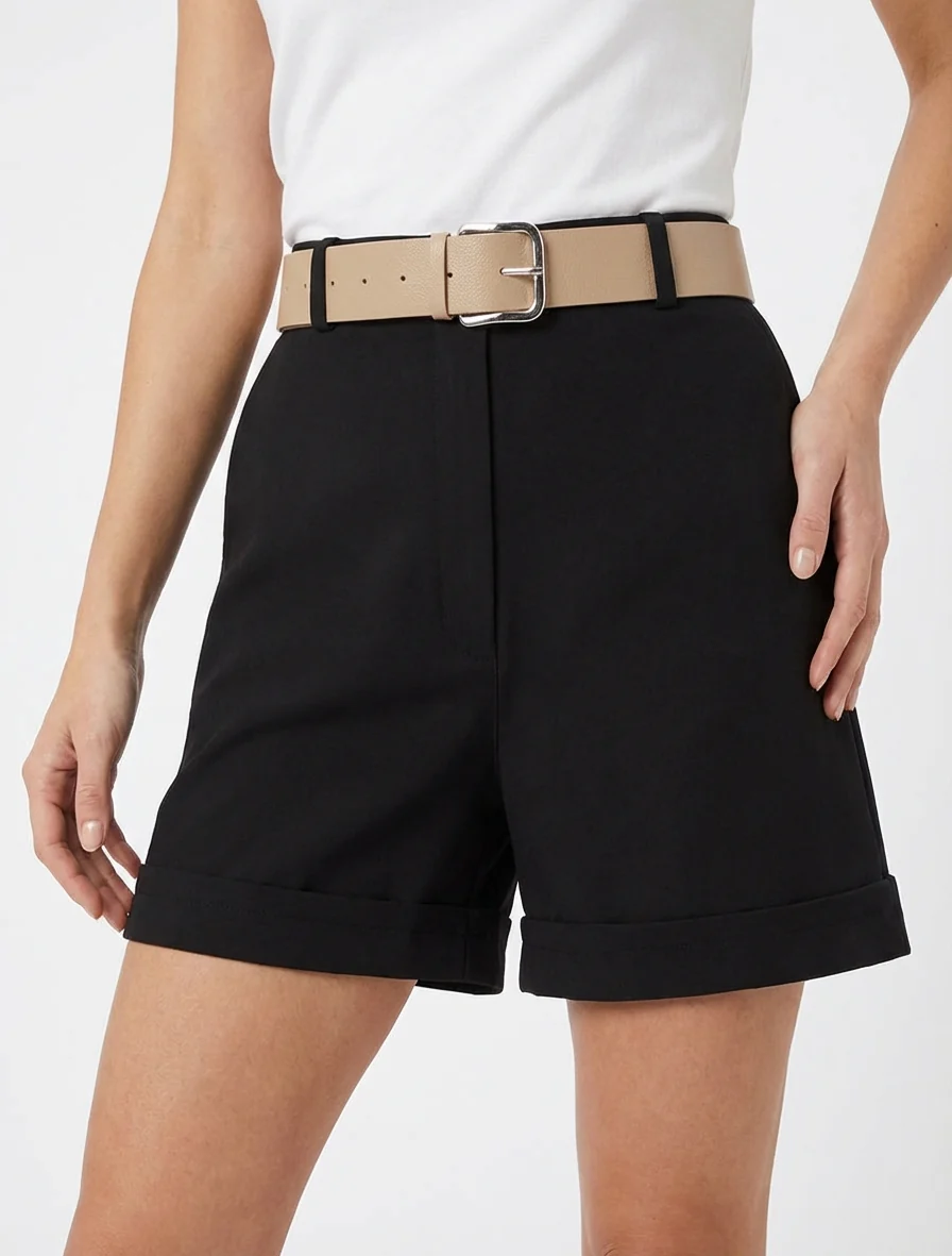 Short uni à ourlet et ceinturé - Noir - Image 4