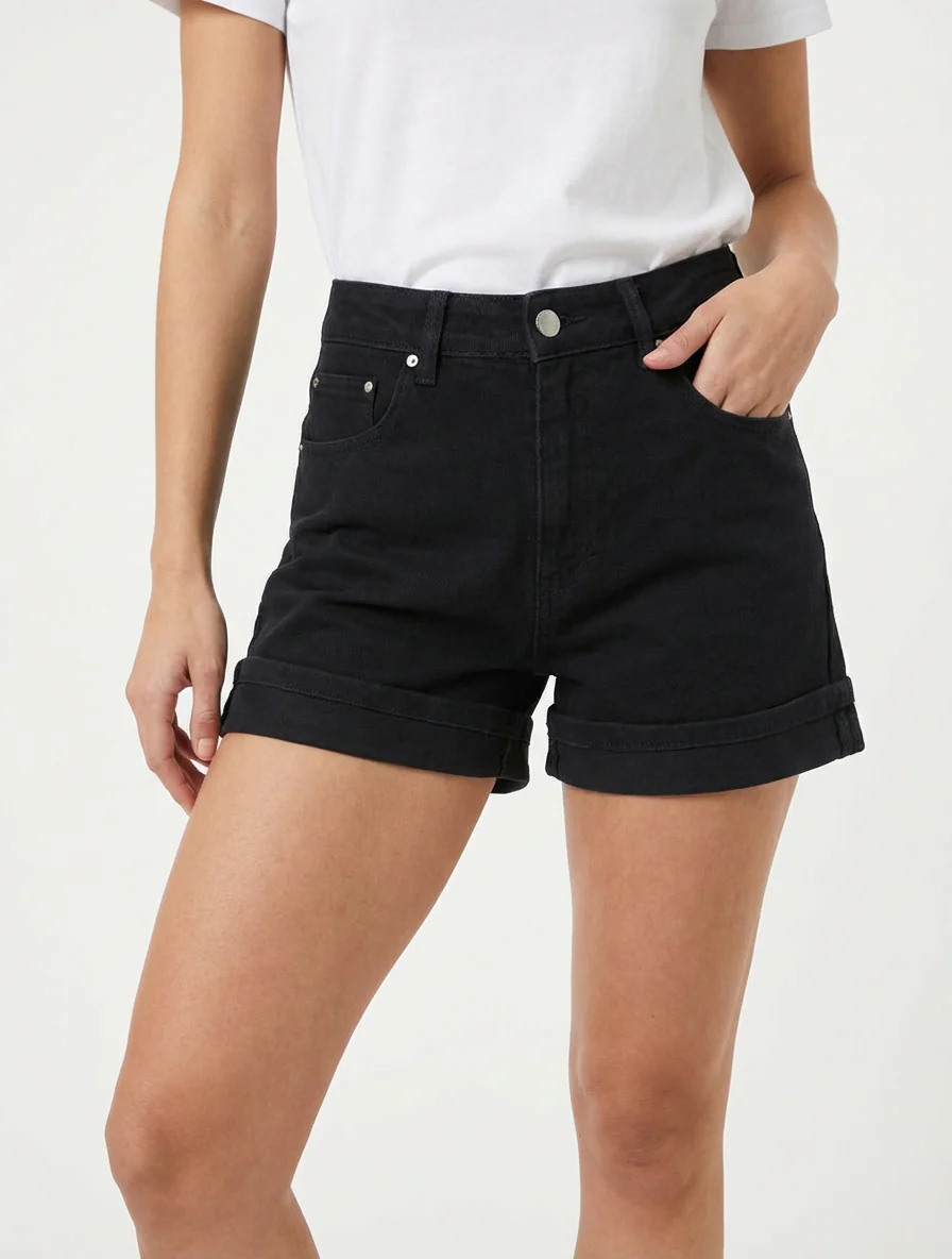 Short uni en jean à revers - Noir - Image 4
