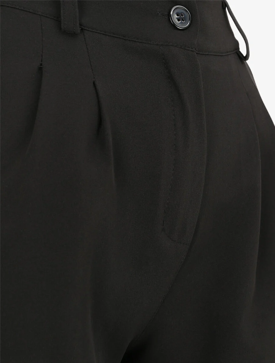 Short uni et bords à revers - Noir - Image 3