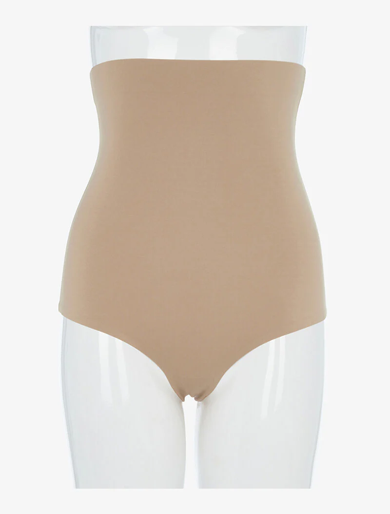 String gainant taille empire - nude